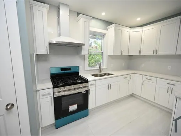 16 Greenwich St, Dorchester, MA