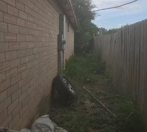 3rd image of 824 Toronja Ave
