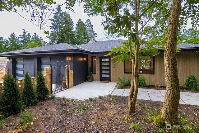 1st image of 16040 36th Avenue NE