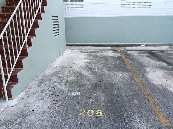 2nd image of 949 Pennsylvania Ave APT 208