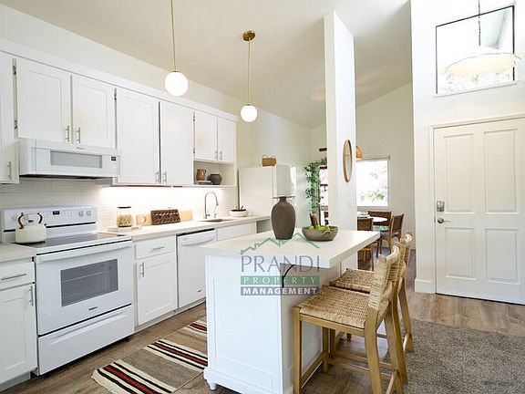 4th image of 505 Larkspur Plaza Dr APT 4