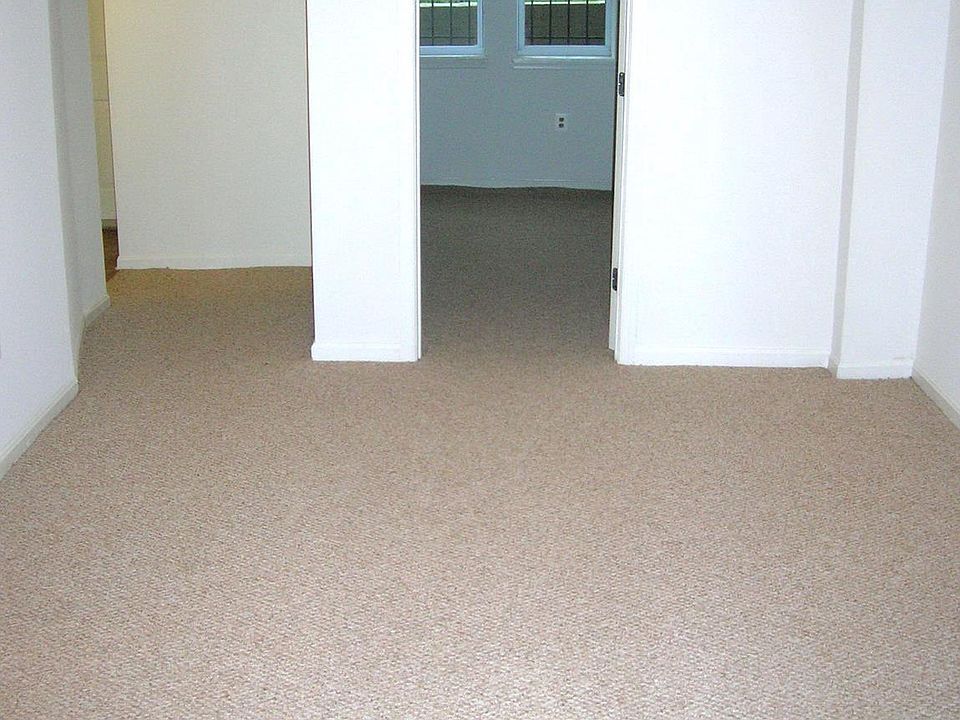 2nd image of 1033 5th St NE #B