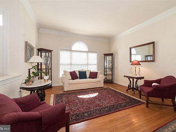 3rd image of 15577 Alderbrook Dr