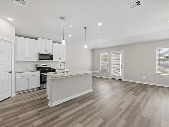 2nd image of 1484 Waggoner Ranch Trl