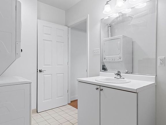 5th image of 500 Shady Ave APT 14