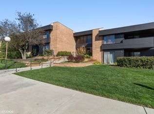 1295 N Sterling Ave UNIT 104, Palatine, IL 60067