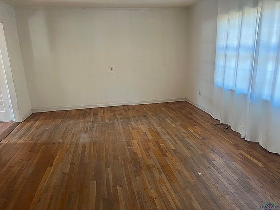 4th image of 506 Elmwood St