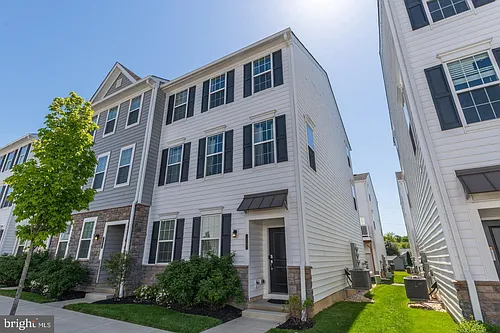 10 Manchester Dr Photo 1