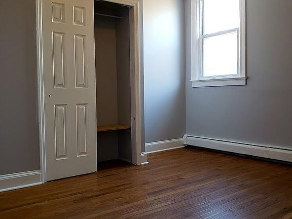 5th image of 403 Whiton St #1F
