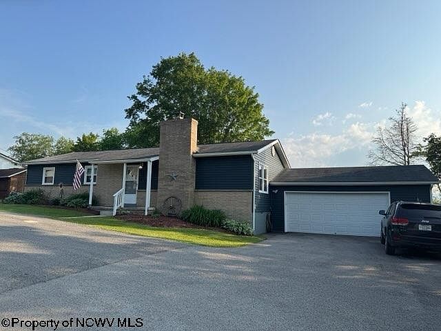 1st image of 235 Hickory Dr