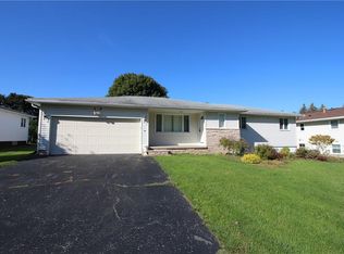 165 Somerworth Dr, Rochester, NY 14626