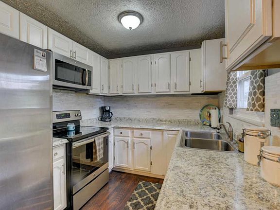 4th image of 2629 Southwest Blvd