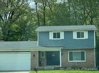 1976 Tiley Cir, Commerce Township, MI 48382