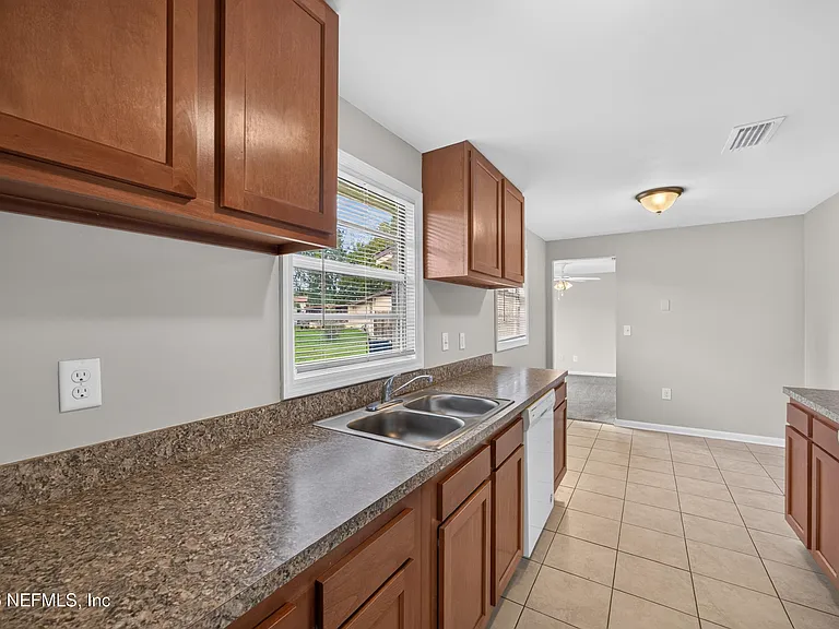 1143 Tumbleweed Dr — Photo 11