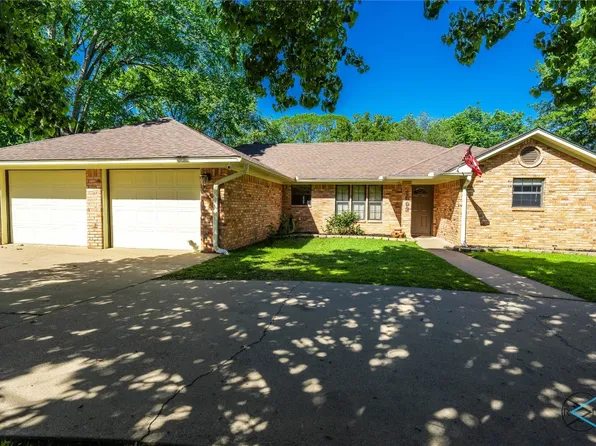 1002 Bel Air Dr, Athens, TX 75751