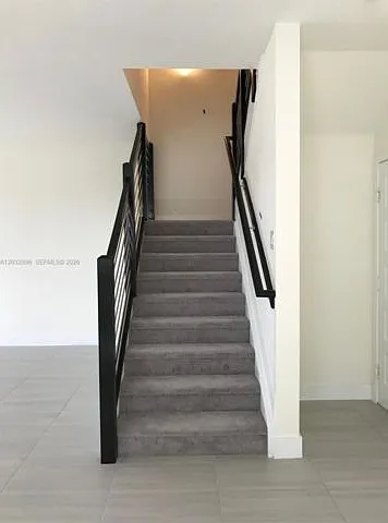 3 bed, 2.5 bath, 2100 sqft, $4,700 — Photo 3