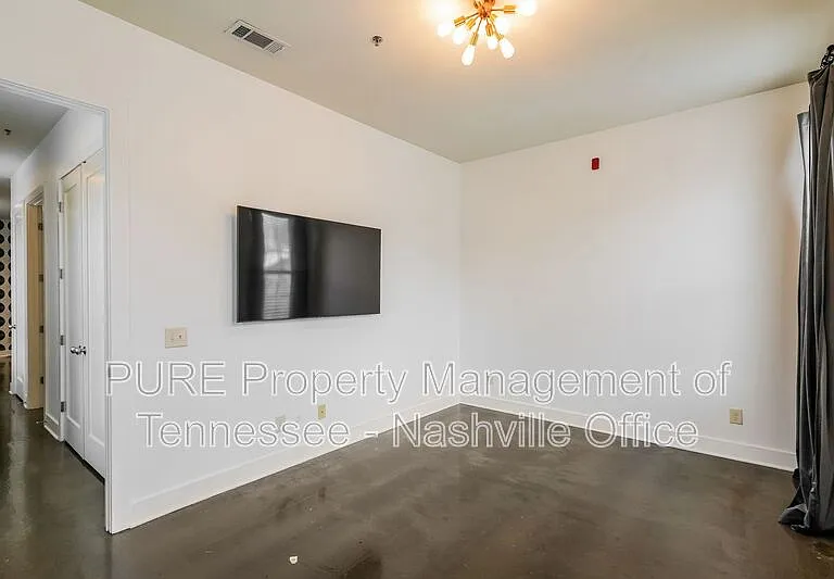 210 30th Ave N #201 — Photo 12