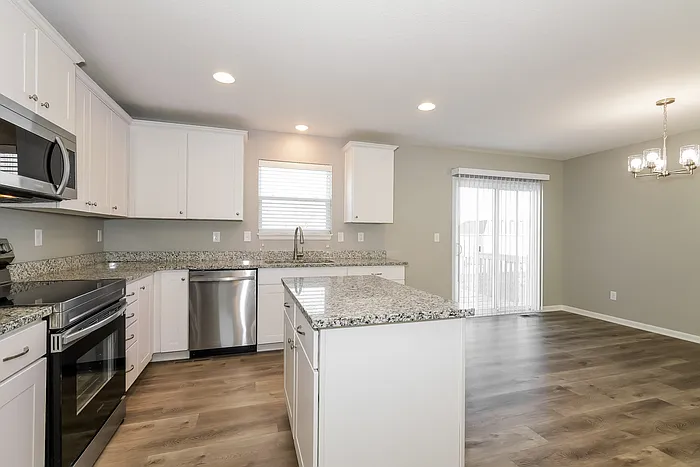 1003 NW Hilltop Ln — Photo 5