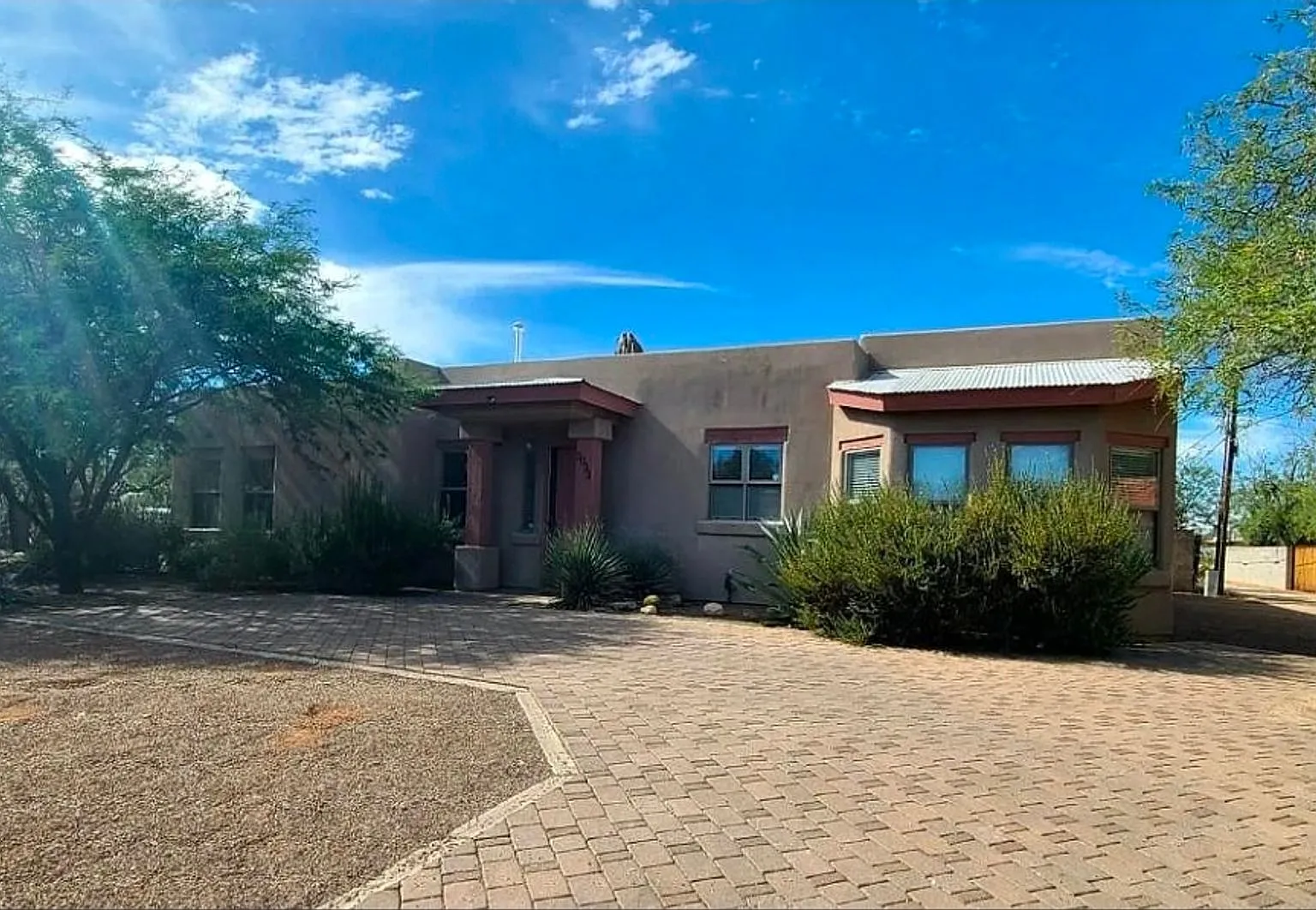 Beautiful 4 bed, 3 bath home near UofA Campus! — Photo 2
