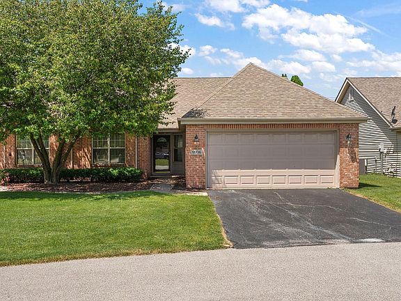 2nd image of 9936 Wildwood Cir