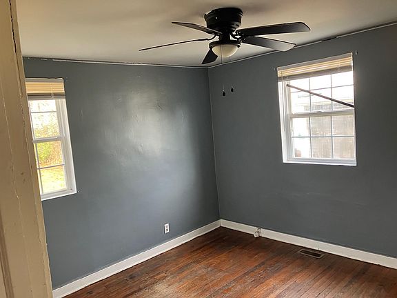 5th image of 1918 Chelsea St