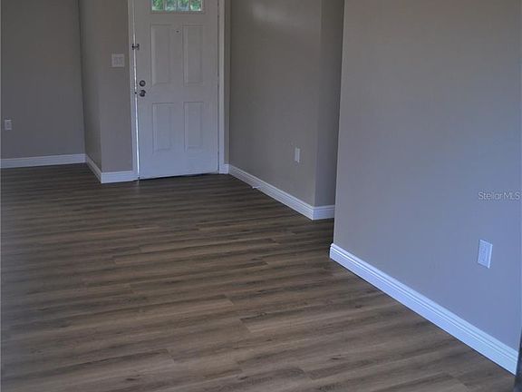 5th image of 1226 Calamondin Dr