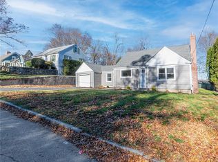 97 Woodland St, Lincoln, RI 02865