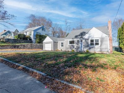 97 Woodland St, Lincoln, RI, 02865