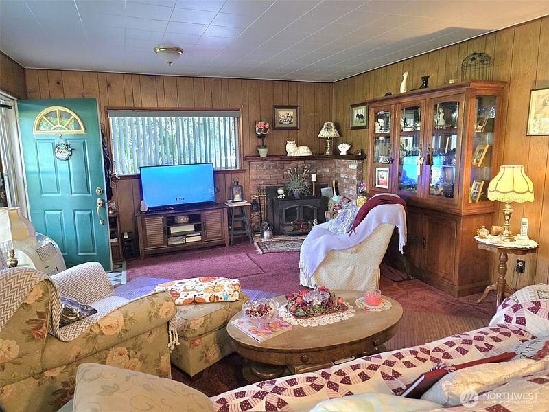 4th image of 18704 Dynamite Drive SE