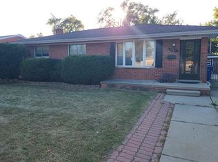 29621 Schoenherr Rd, Warren, MI 48088