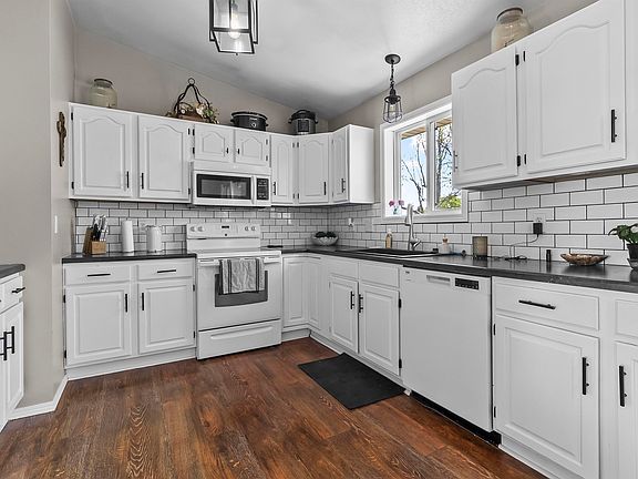 5th image of 2923 Lakeview Dr