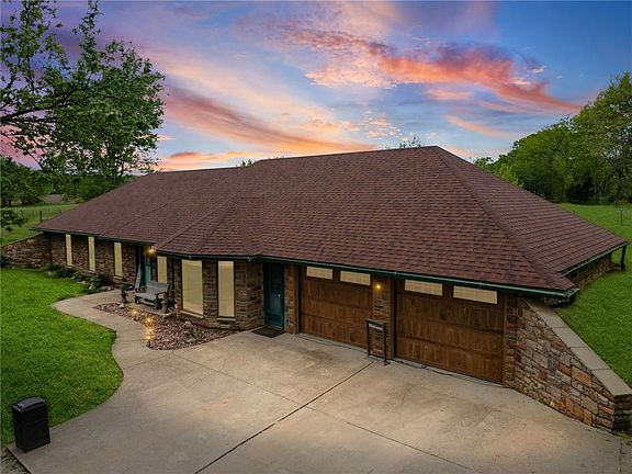 2nd image of 4021 Country Squire Rd