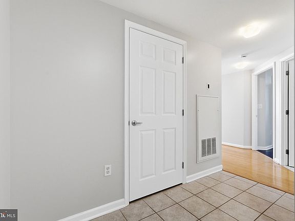 4th image of 2726 Gallows Rd APT 1108