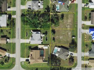 1130 Presque Isle Dr #16, Pt Charlotte, FL 33952