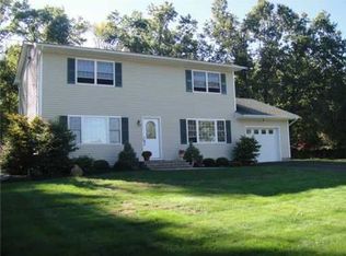 21 Highview Dr, Salisbury Mills, NY 12577