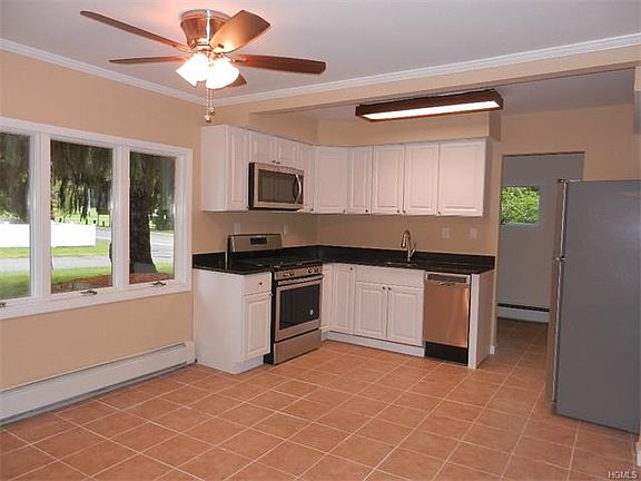 2nd image of 2597 Flagg Pl