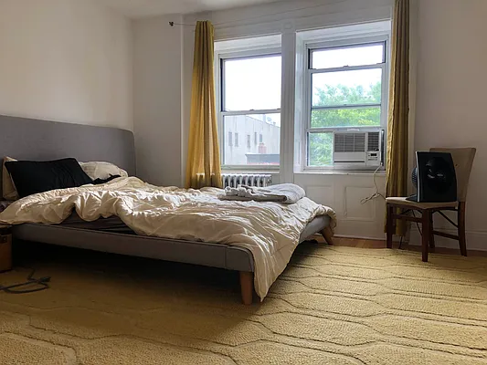 Rented by EXR | media 10