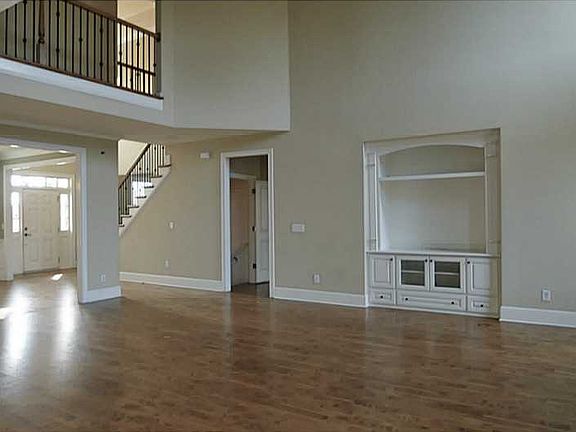 5th image of 4512 Oak Brook Dr SE