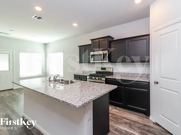 4701 Feltleaf Ave — Photo 5