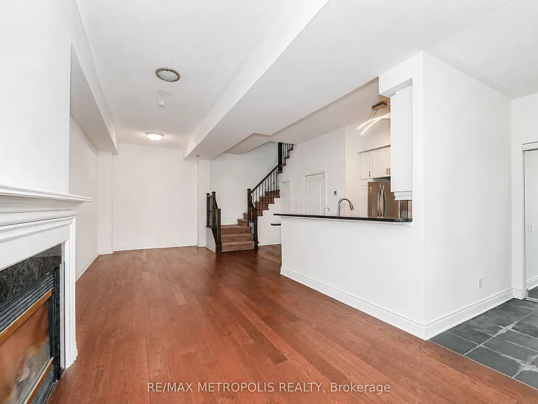 3 Rean Dr #Townhouse 13 — Photo 11