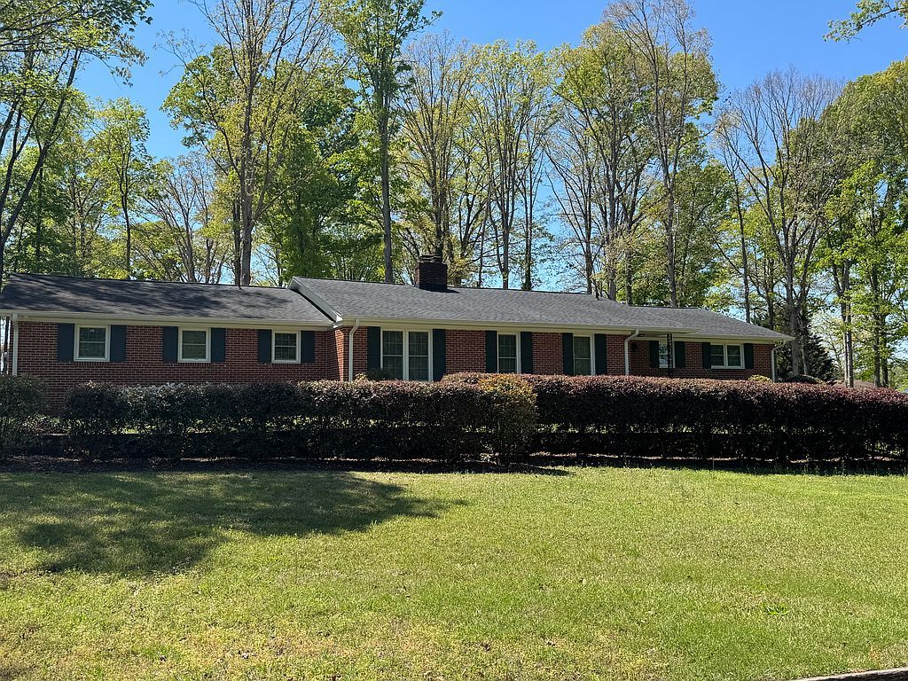 214 Spring Dr - Property Image