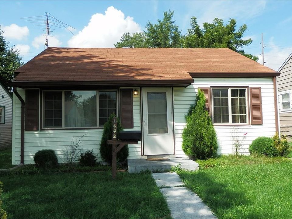 1st image of 1642 Iowa St