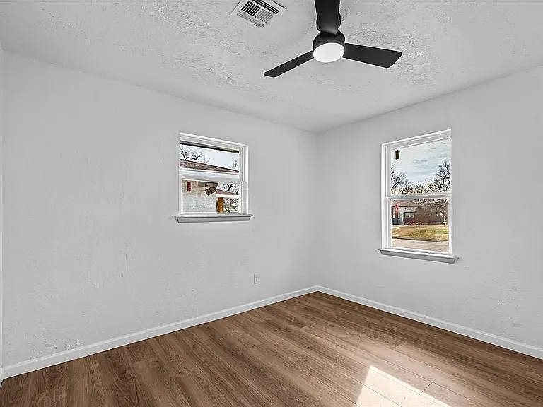 4811 NW Lindy Ave — Photo 12