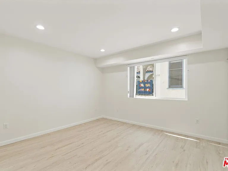 1409 N Hobart Blvd #104 — Photo 21