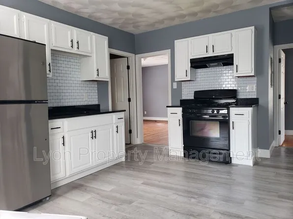156 Pleasant St, Woonsocket, RI