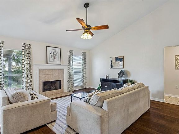 4th image of 1118 Mary Kevin Dr