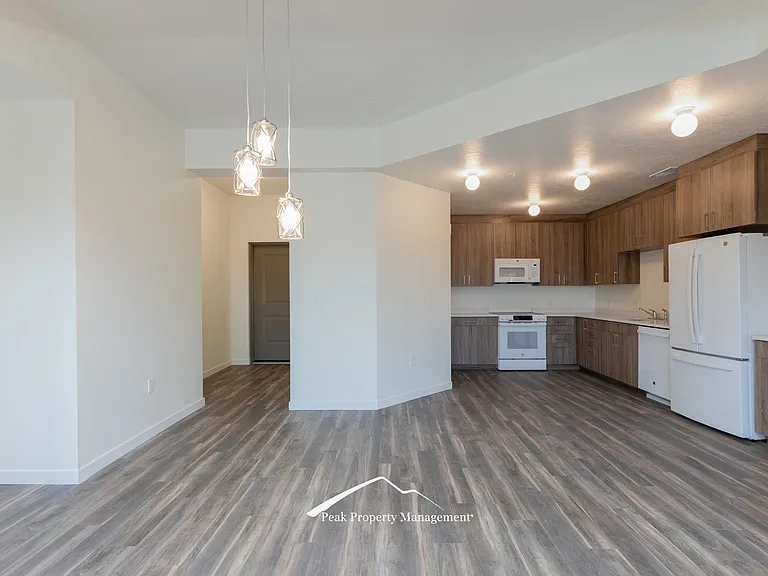 120 12th Ave S #301 — Photo 4