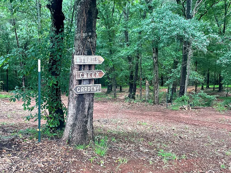 Circle Dr — Photo 6