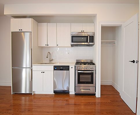 4th image of 636 W 136th St APT 31
