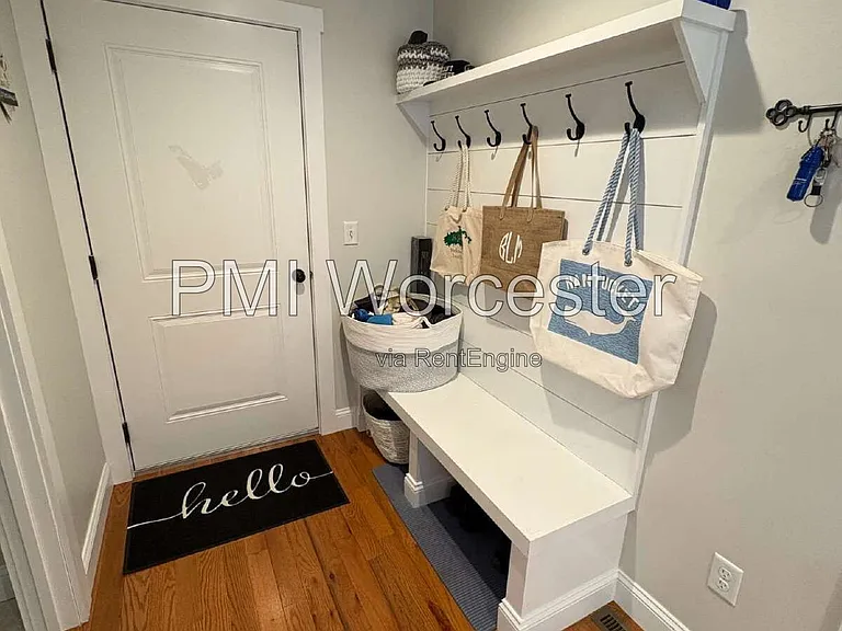 18 Lake Ave — Photo 36